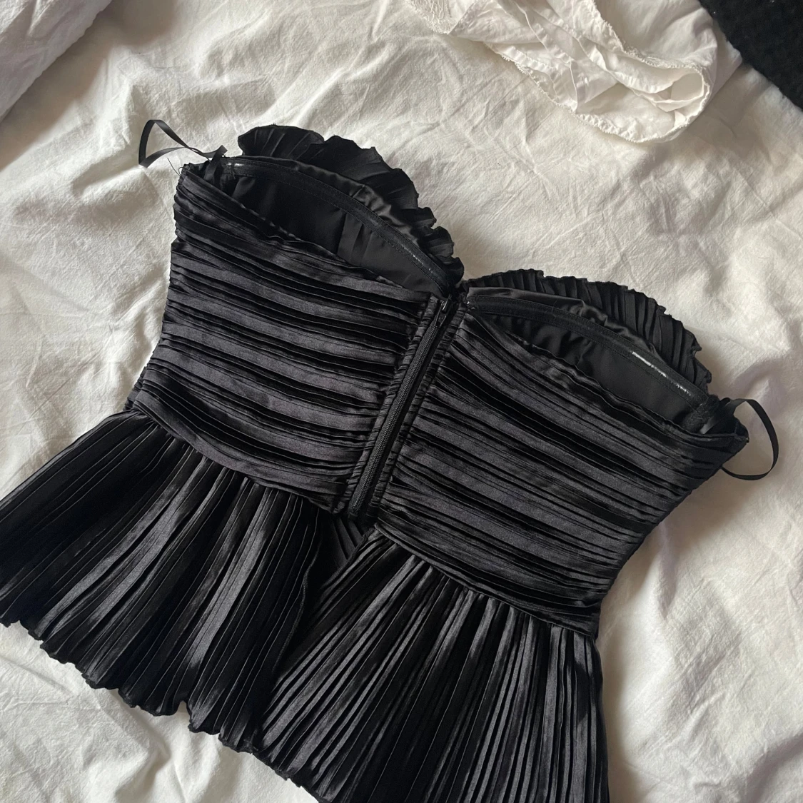 Svart plisserad tubtopp - 1