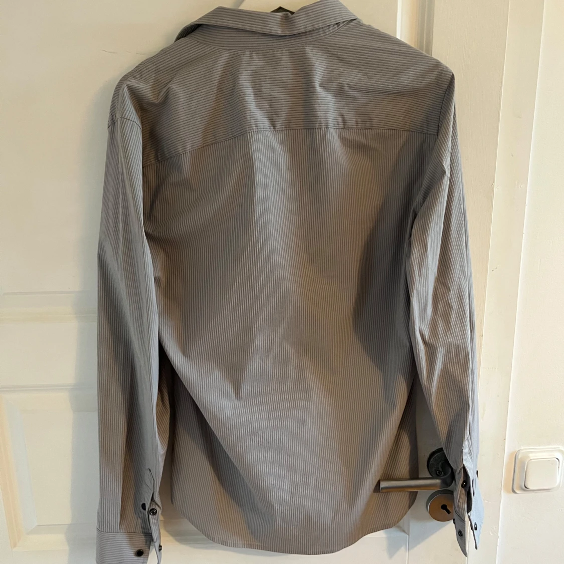 Gråvit randig skjorta från Armani  - 2