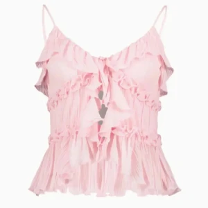 Ljusrosa volangtopp med tunna axelband - Säljer en söt ljusrosa topp med volangdetaljer och tunna axelband. Toppen har en romantisk känsla med plisserad nederdel och volanger framtill. Perfekt för sommardagar eller när du vill känna dig extra fin.