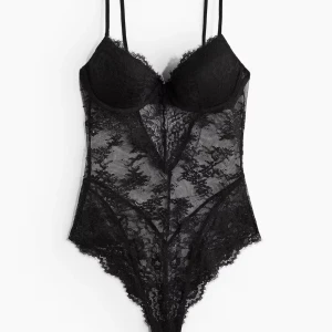 HM lace body - Body från HM, endast testad (och självklart tvättad) 🤩Nypris 300:-