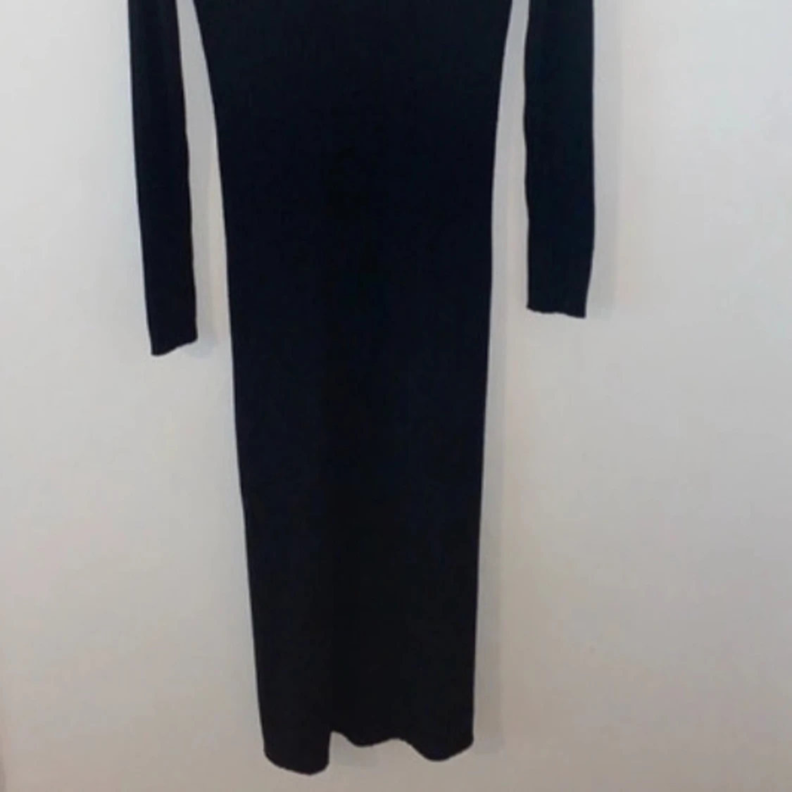 Svart ribbad långklänning med krage - 2