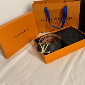 Härliga till sommaren ! - Säljer dessa härliga kombinationen, passar bäst till sommar. Kom dm för övriga frågor. Óanvänt!