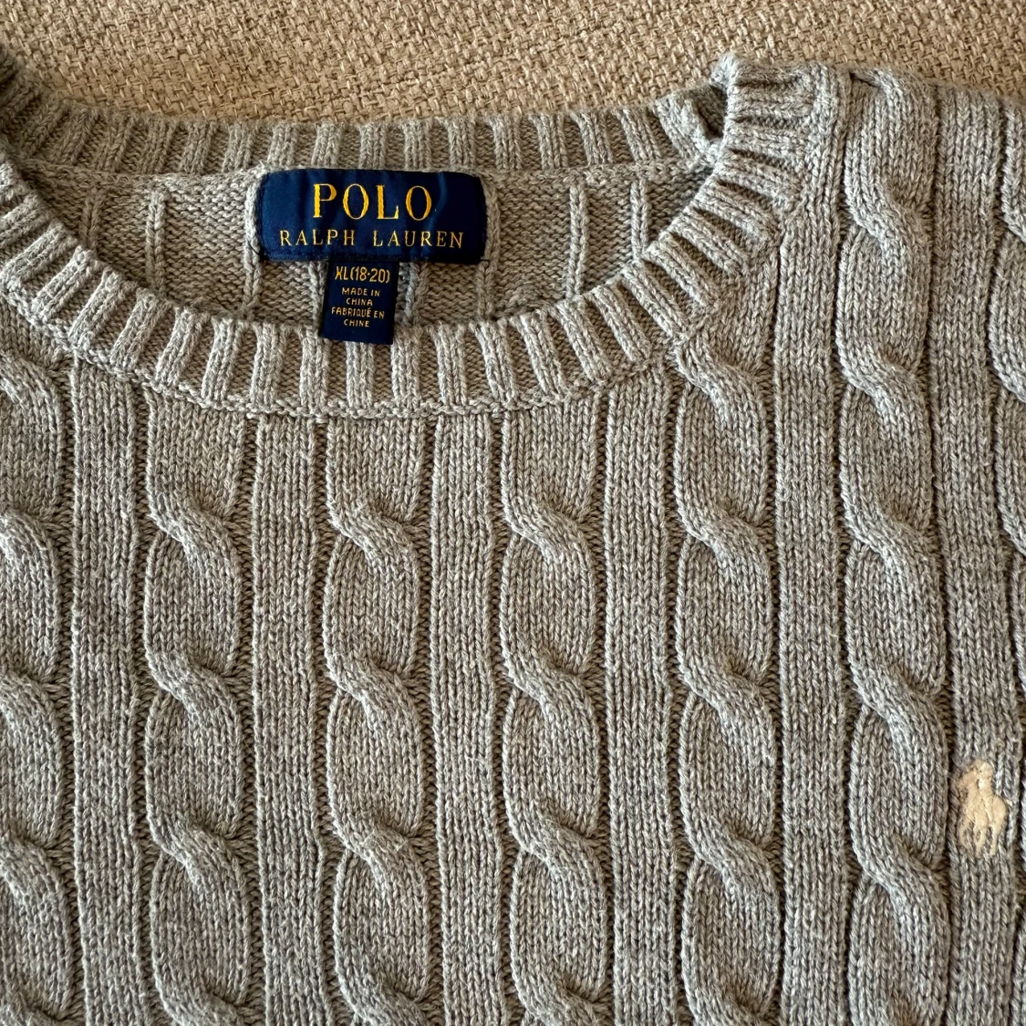 Grå kabelstickad tröja från Polo Ralph Lauren - 2