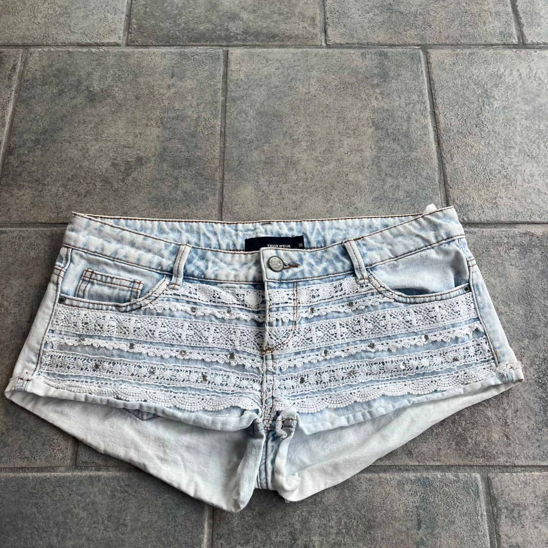Tally Weil shorts - 1