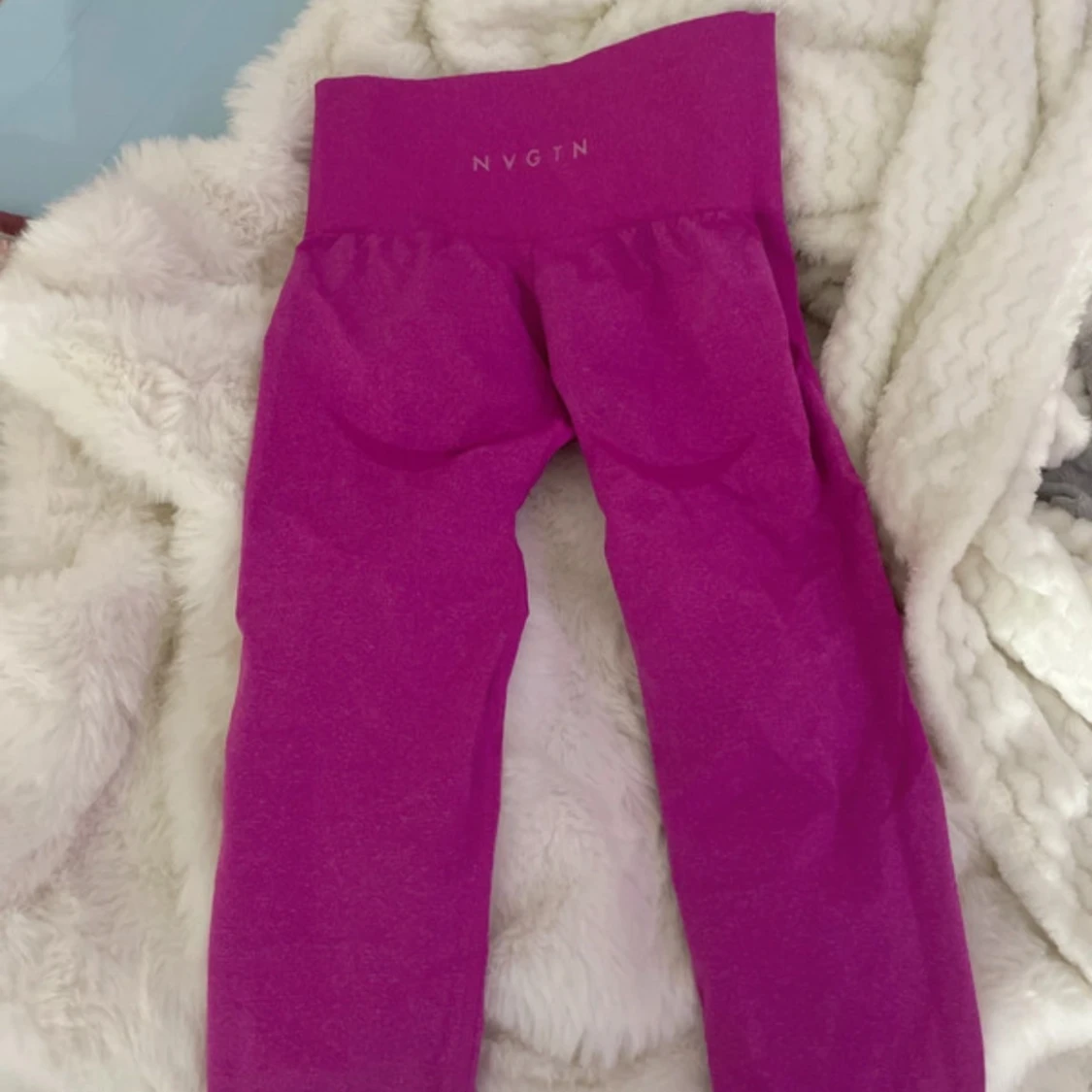 Rosa seamless tights från NVGTN - 1