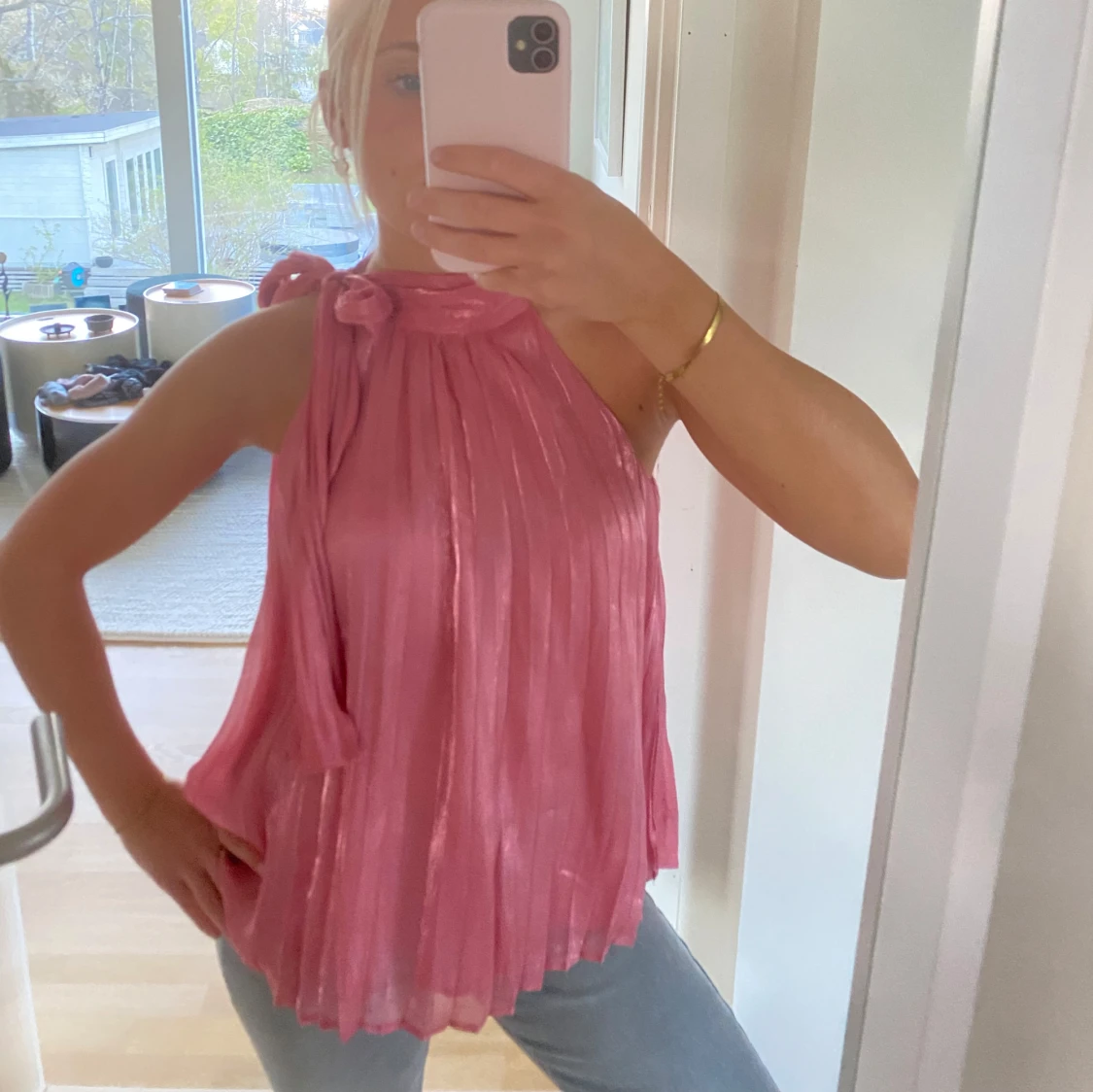 Rosa plisserad halterneck blus med rosett - 2