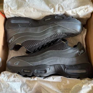 Corteiz Air Max 95 - använda typ 3 gånger förra sommaren. storlek US 12. boxen är lite riven på baksidan