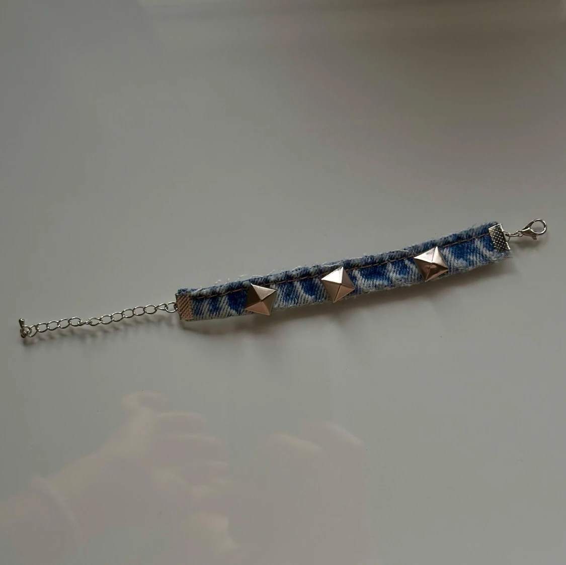 Armband i jeans med nitar - 1