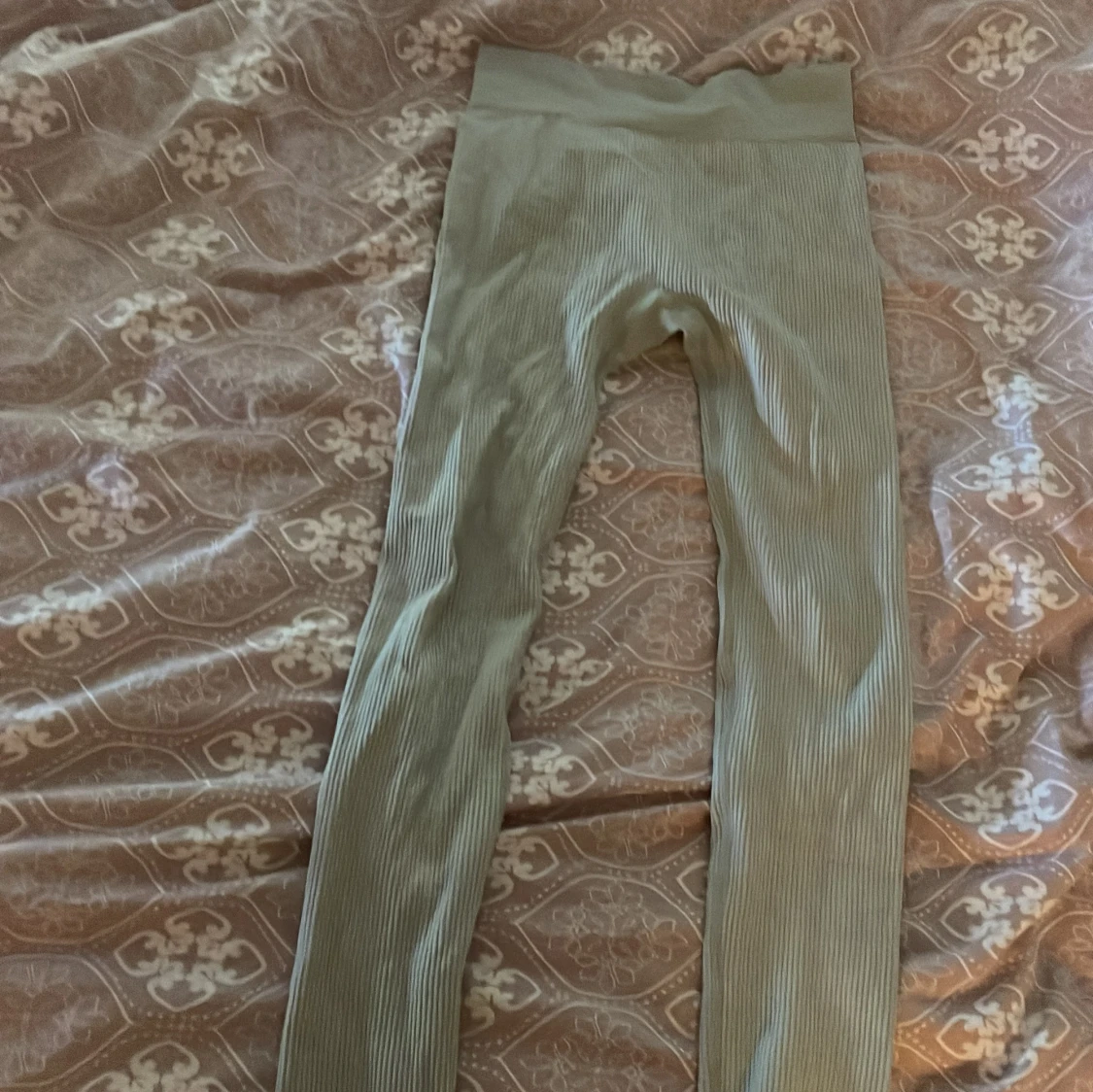 Grå ribbade tränningbyxor  från H&M