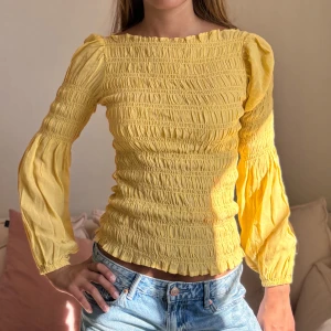 Topp! - Så fin gul topp