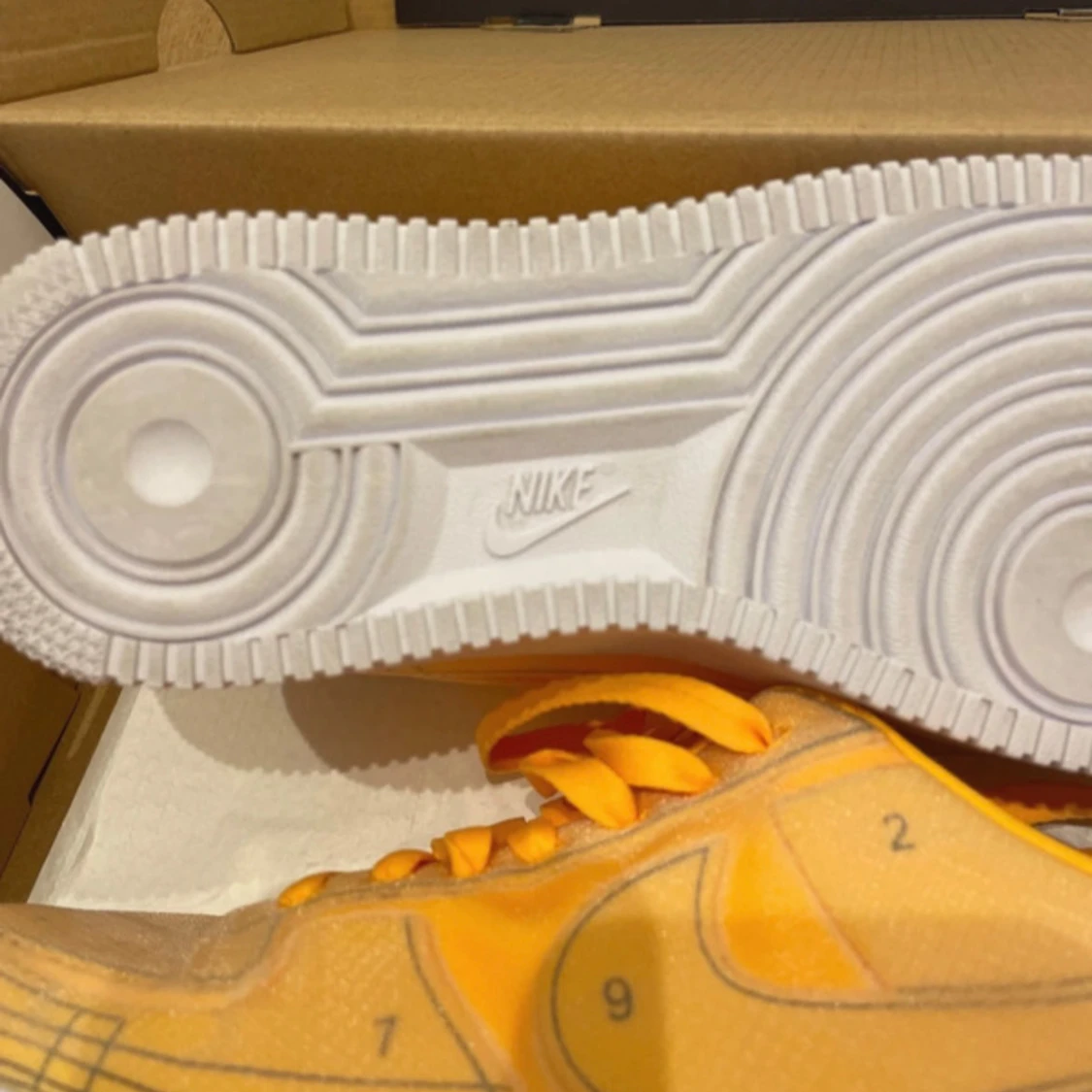 Nike Air Force 1 '07 LX Laser Orange - 4