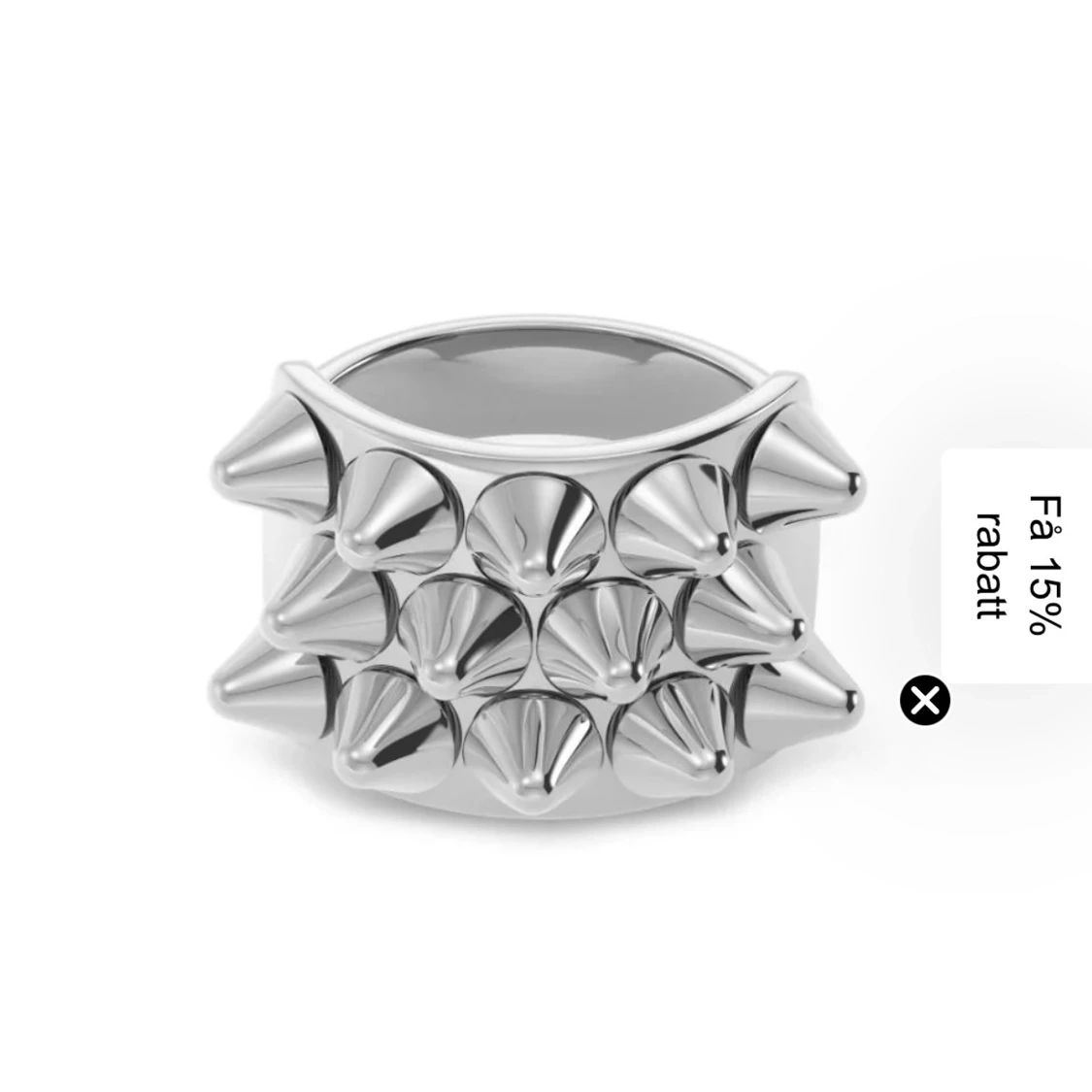 Silverfärgad ring med nitar från Edblad