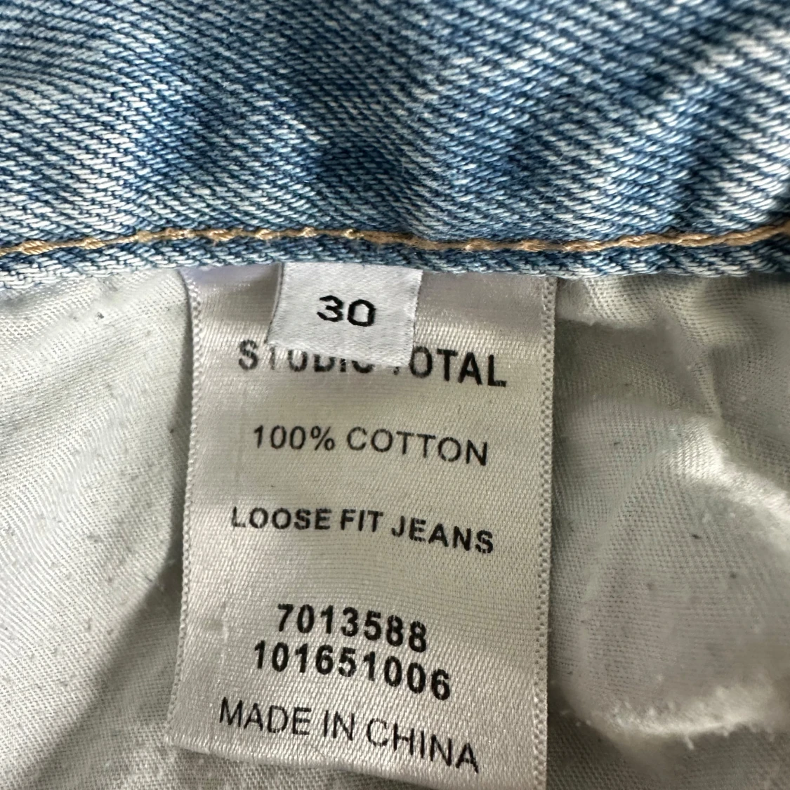 Ljusblå loose fit jeans från Studio Total, herr stl 30 - 2