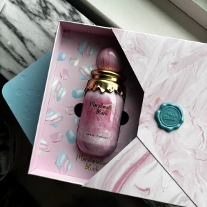 Paris Corner Marshmallow Blush Parfym - Endast testad. Slutsåld överallt. 