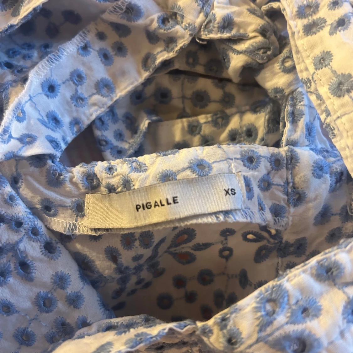 Blommig volangtopp från Pigalle XS - 2