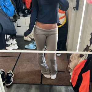 Yoga pants  - Fina yoga pants som jag fick av min mamma men hade exakt lika färg så väljer att sälja dom istället 