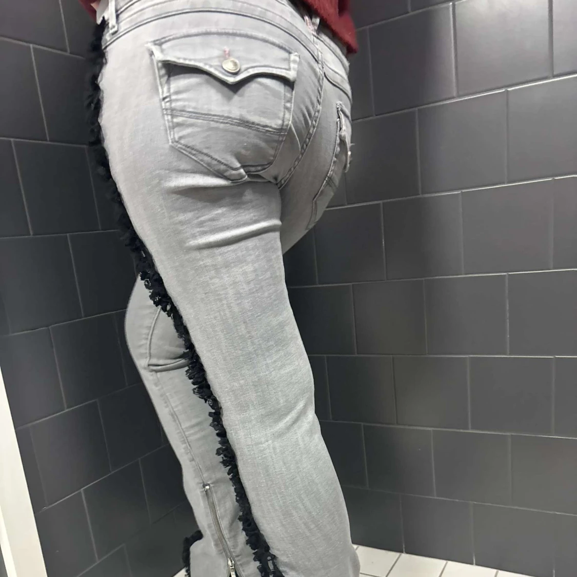 Grå Lågmidjade jeans med spets - 2