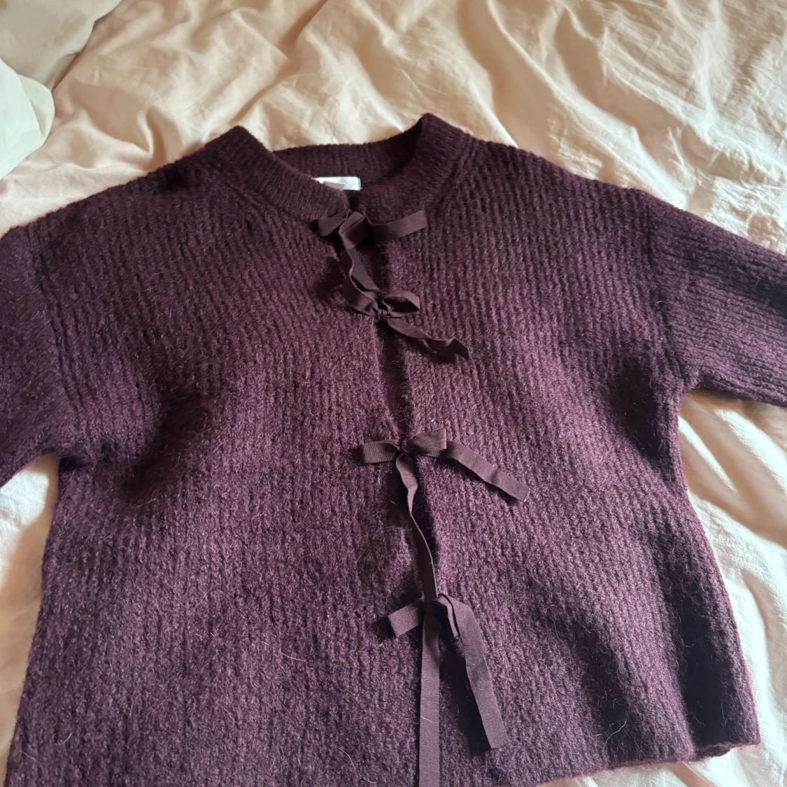 Mörklila kofta med knyt från Gina Tricot - 1