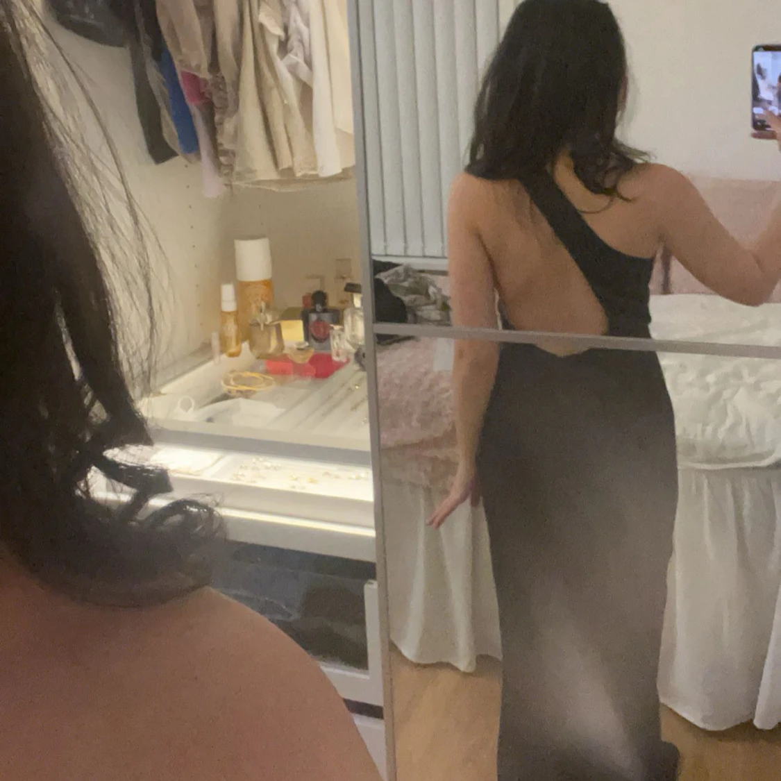 Svart långklänning med oneshoulder - 2