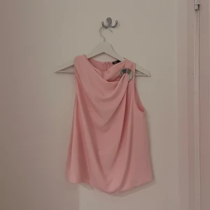 Ljusrosa topp från Zara - Pris går att diskutera 😁!