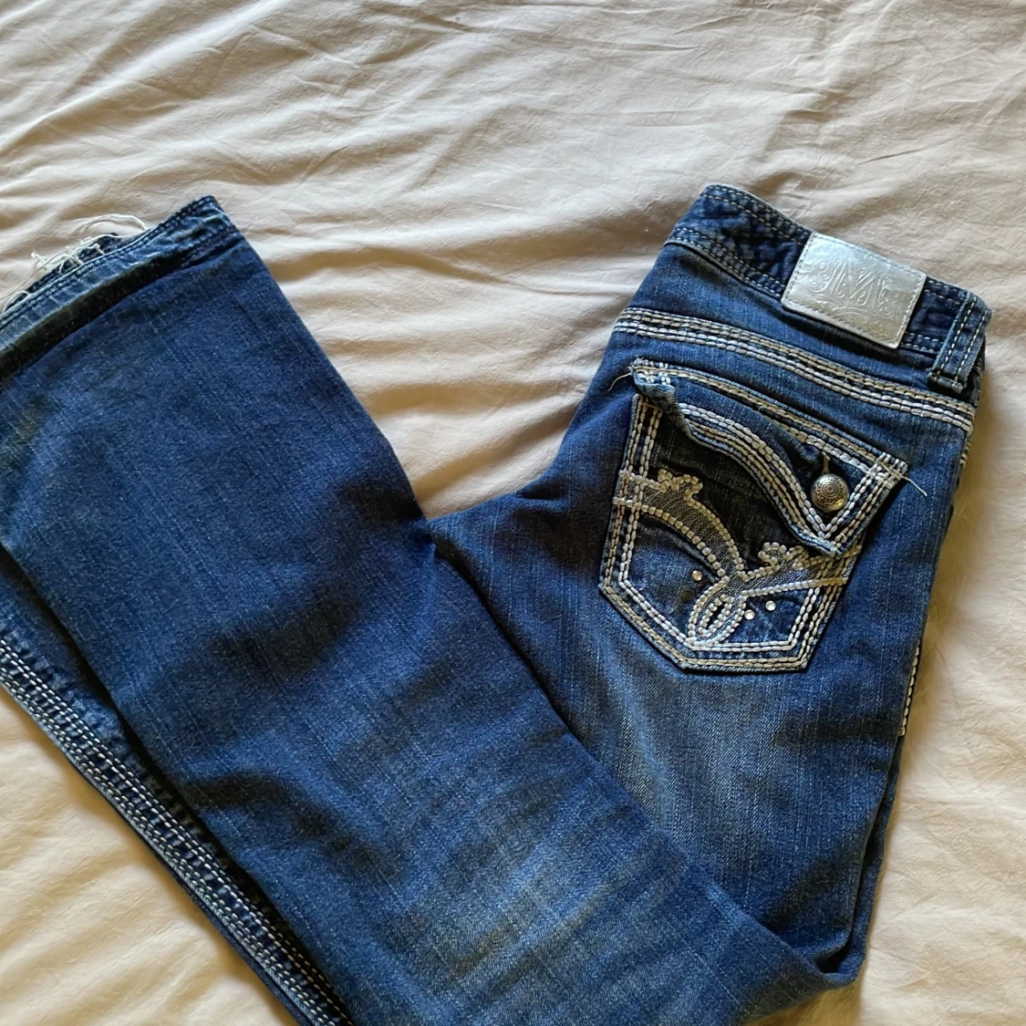 Mörk blå botcut jeans - 2