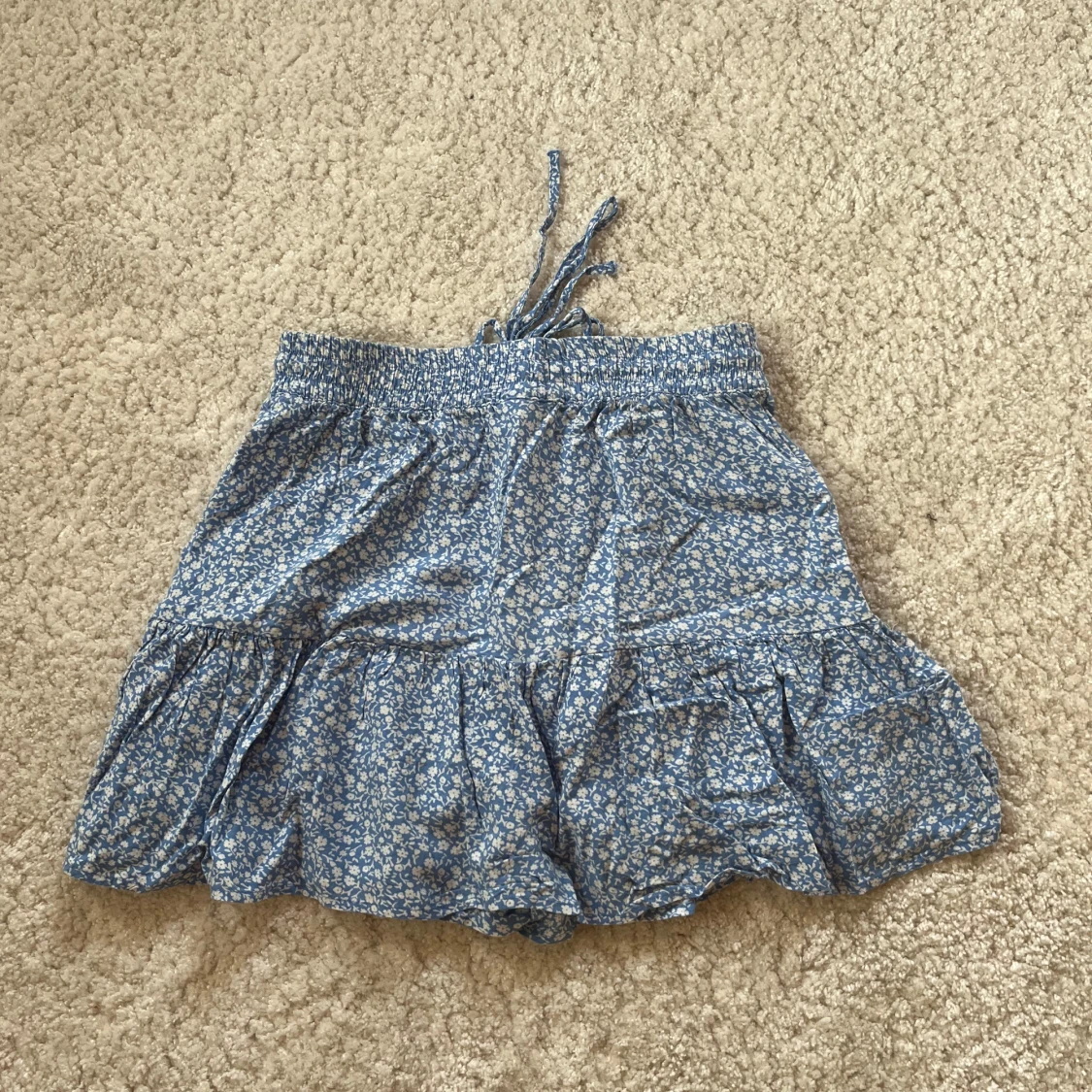 Gullig blå blommig kjol - 2