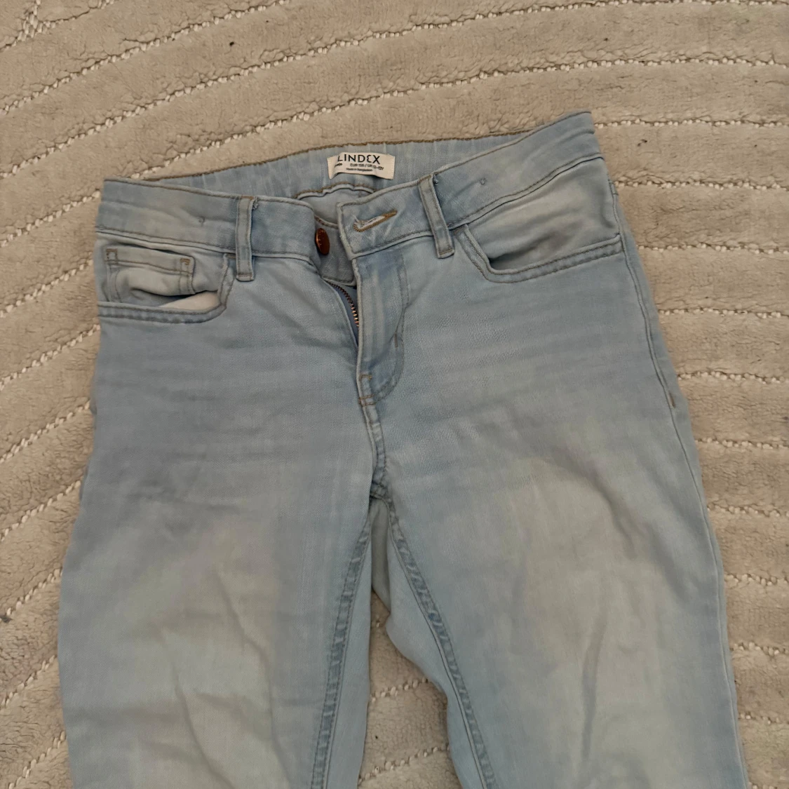 Ljusblå bootcut jeans från Lindex - 2