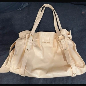 Miu miu bow bag - Såå snygg och 100% äkta! 💕