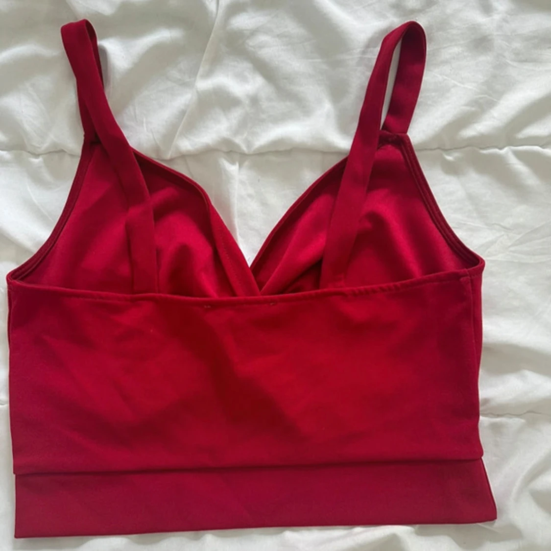 Röd croppad linnetopp med twist - 1