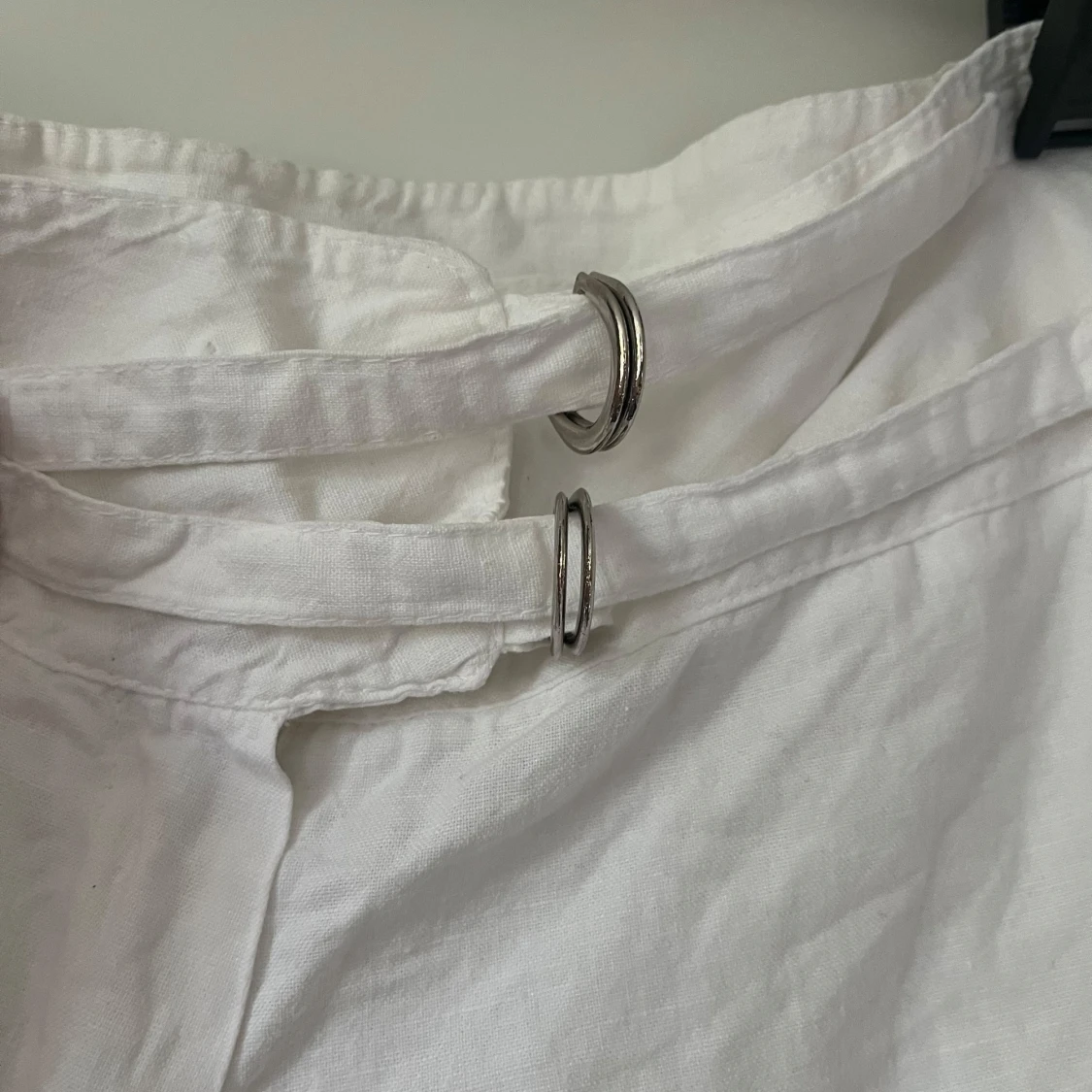 Linne shorts med detalj - 2