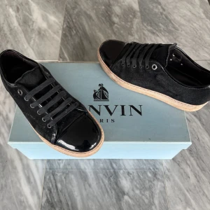 Lanvin skor  - Lanvin skor - Skick: Grymt skick - Tillbehör: endast skorna - Nypris: 4500kr - TrendWardrobe