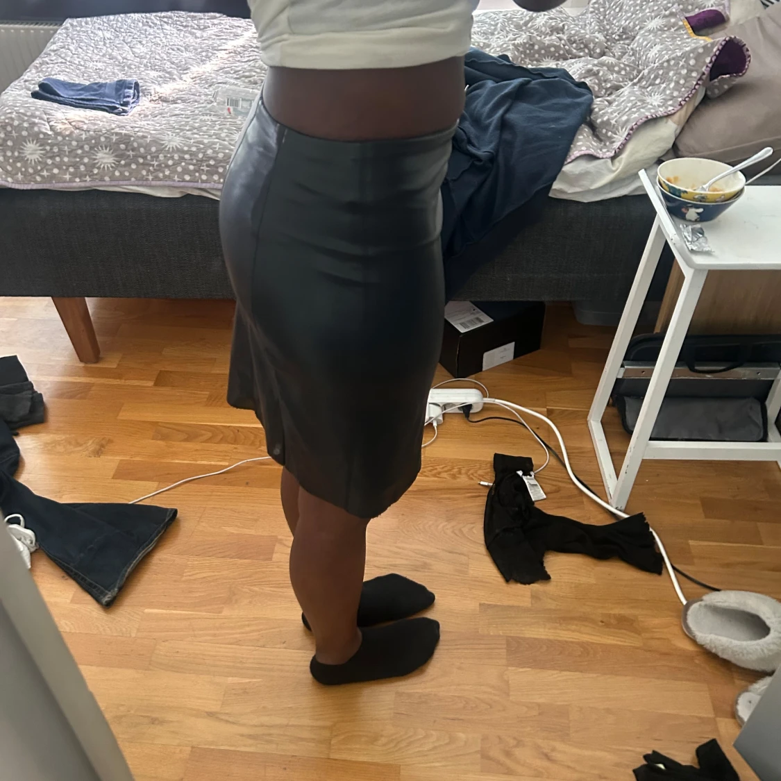 Svart tight skinnkjol - 1