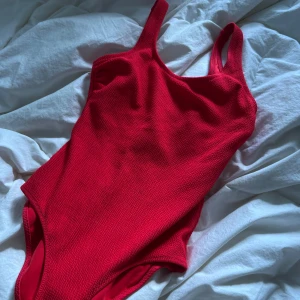 Röd baddräkt  - Jättefin röd baddräkt från H&M❤️❤️