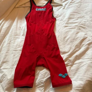 Women’s powerskin carbon air2 open back UK28 - Som ny! Använd ett par ggr. 