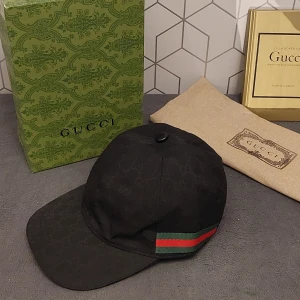 Svart Gucci keps  - Snygg svart Gucci keps || Storlek S || box och dustbag medföljer 