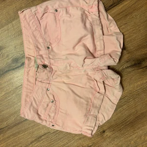 Lågmidjade jeans shorts - Snygga, storlek 170 men sitter som S