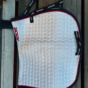 2st ponny schabrak  - Säljer dessa två schabrak i storlek ponny, eftersom de inte kommer till användning. De säljes tillsammans för 150kr totalt.