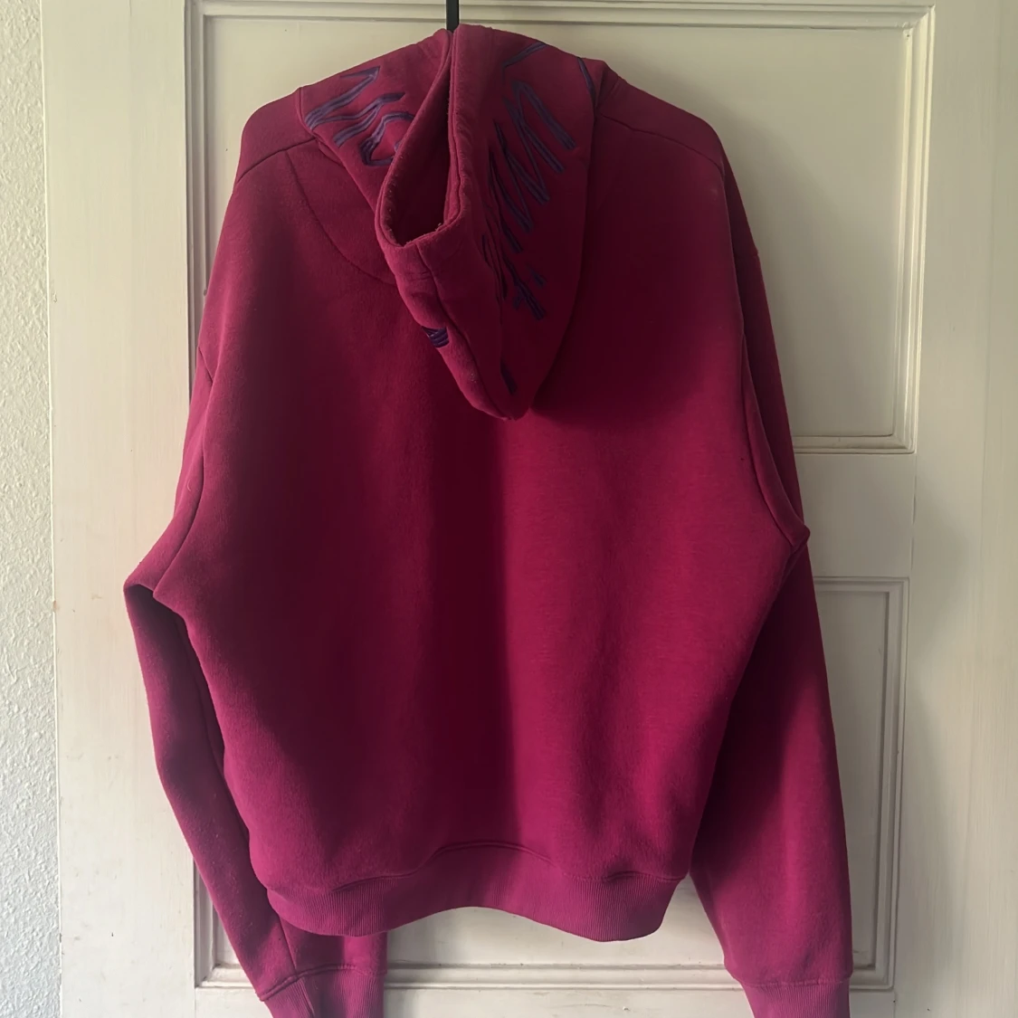 Cerise hoodie från Official Man - 1