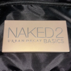 Urban Decay Naked2 Basics ögonskuggspalett - 💄 Urban Decay Naked2 Basics – perfekt liten palett för både vardag och fest!  Pris kan diskuteras! 