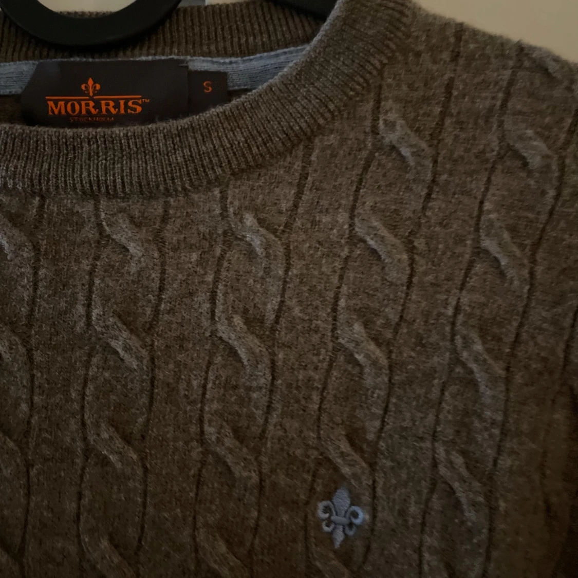 Brun kabelstickad merinoulltröja morris - 2
