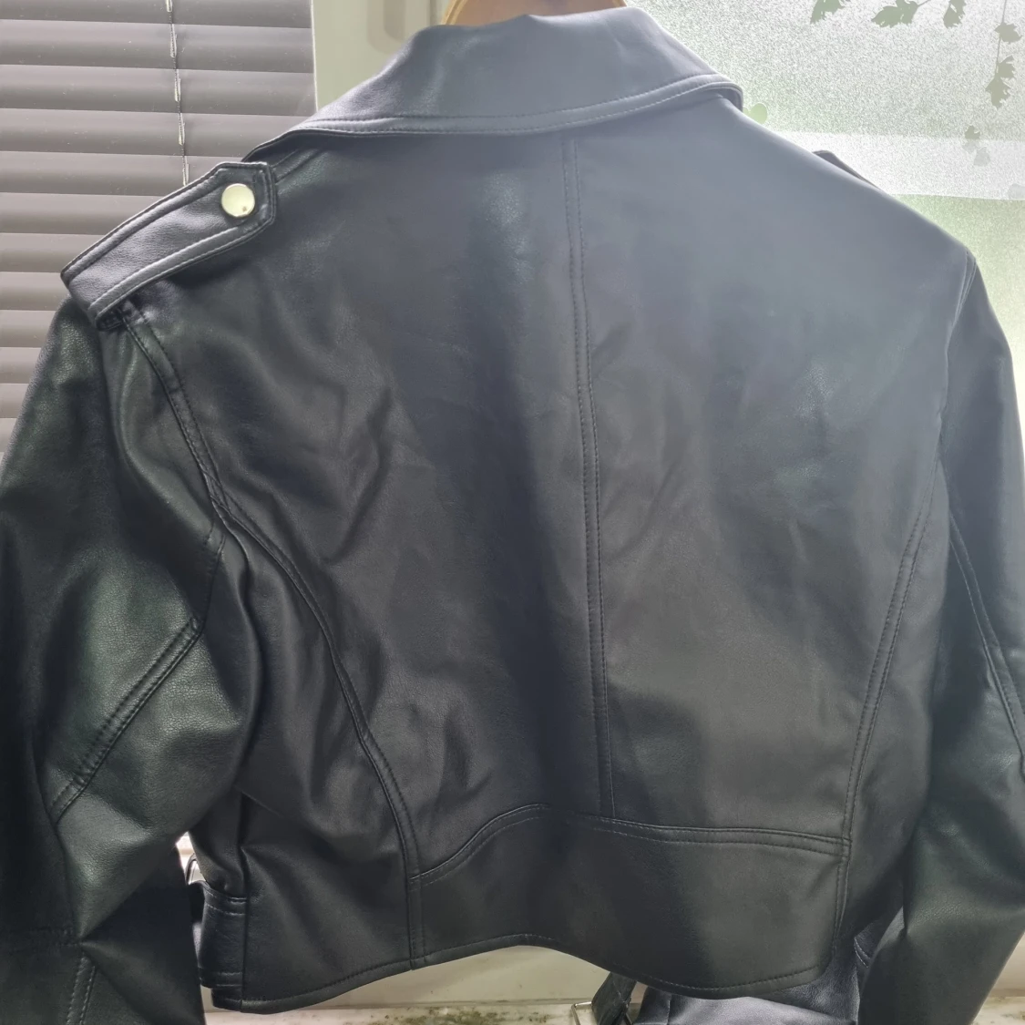 Svart croppad skinnjacka XL - 2