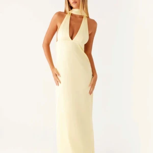 Ljusgul långklänning med halterneck - Söker!!! 