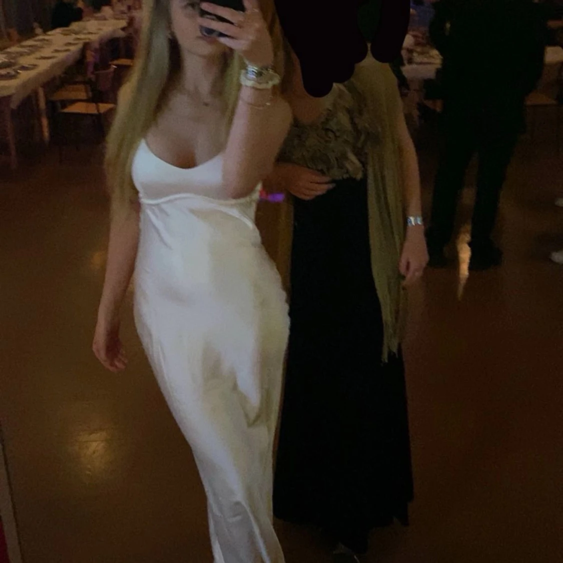 Vit balklänning  - 2
