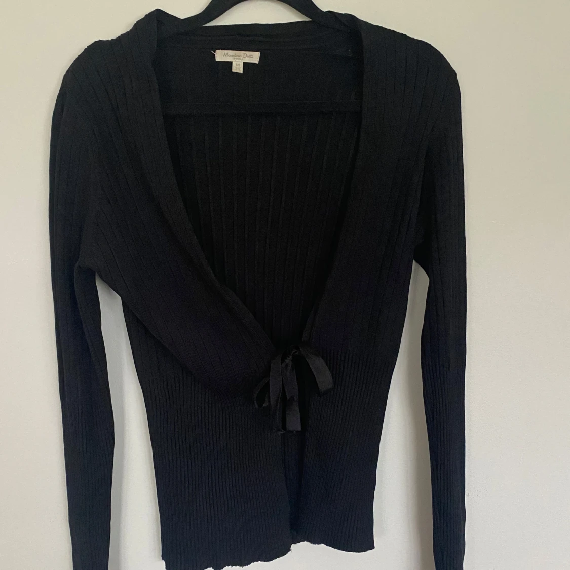 Svart ribbad croppad kofta från Massimo Dutti - 2