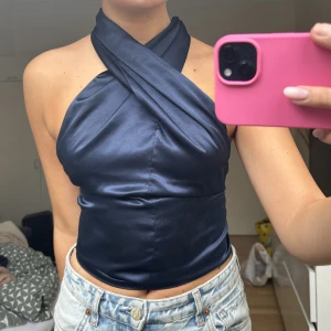 topp  - säljer denna supersnygga topp från bikbok!