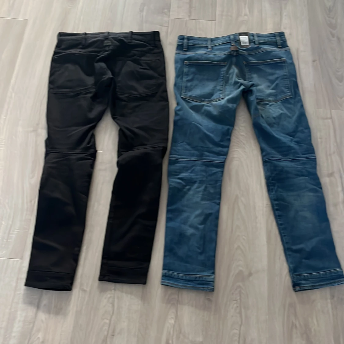 Svarta och blå jeansbyxor från G-Star RAW - 1