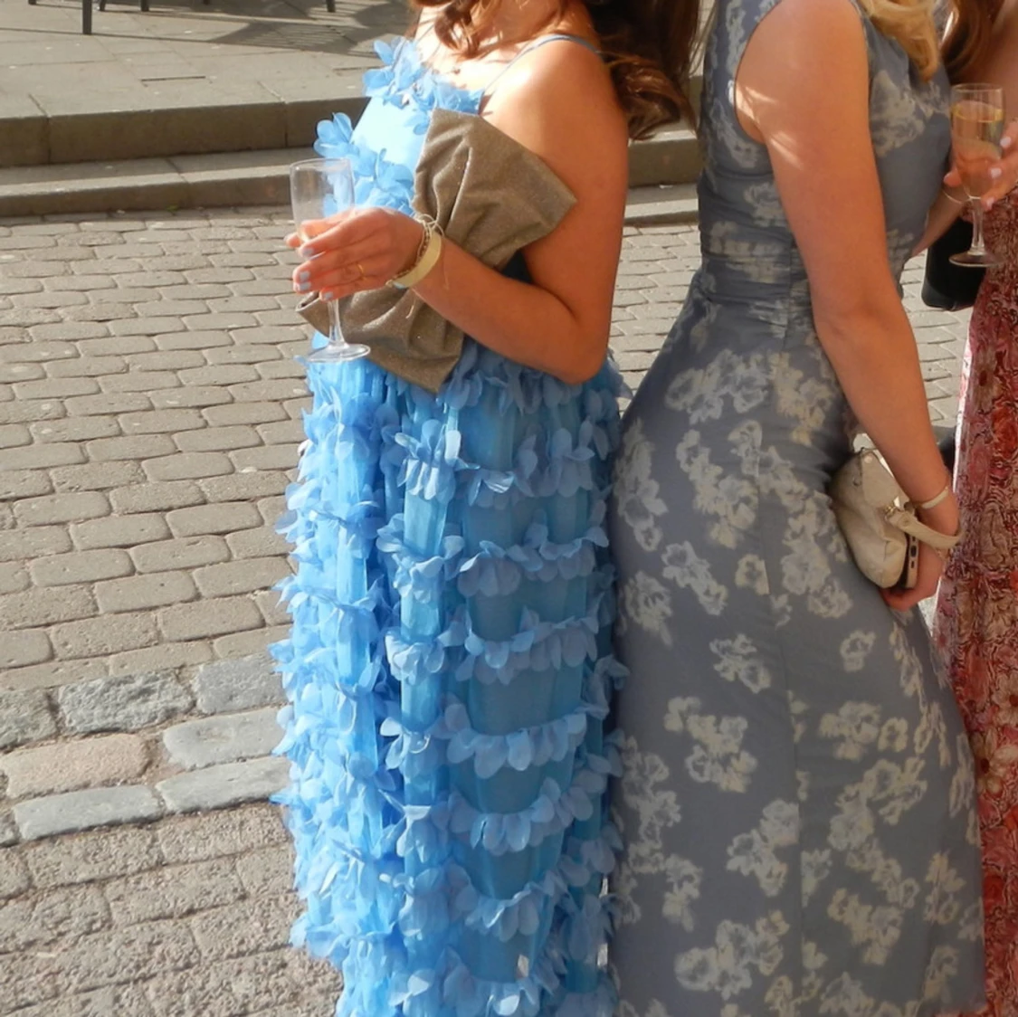 Blå volangklänning från YAS - 1