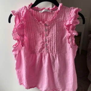 Rosa blus co couture  - Supersöt blus somninte kommer till användning passar xs/s