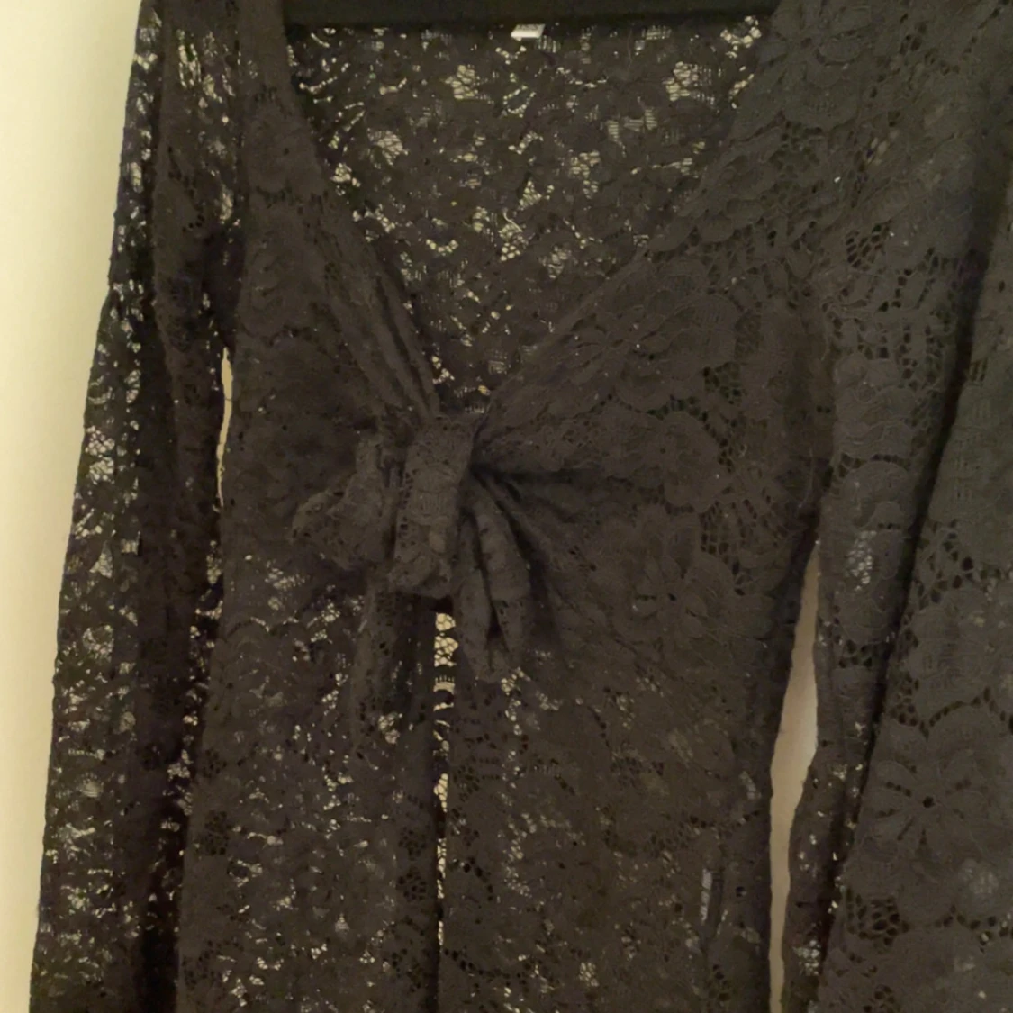 Svart spets tröja från Design by Si - 1