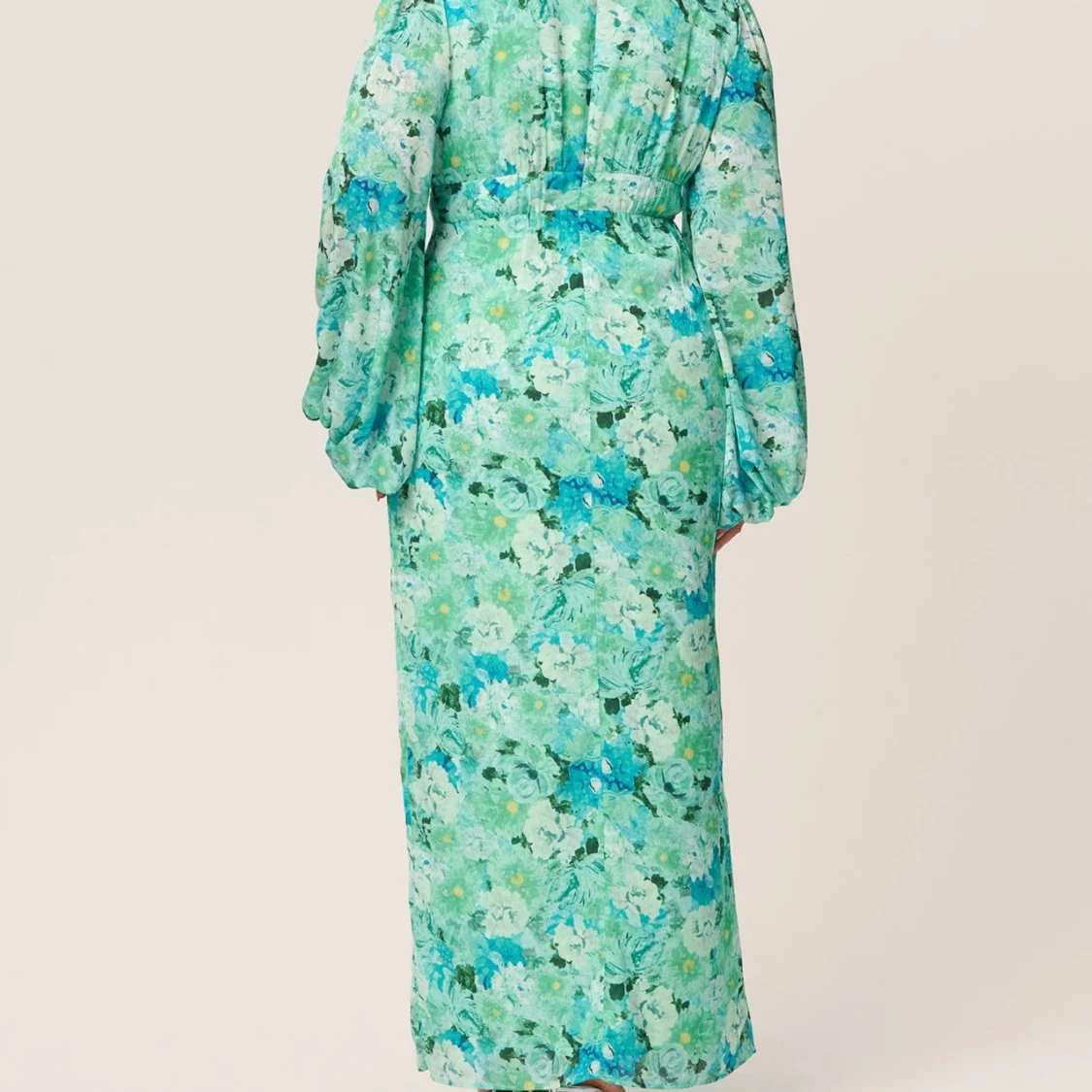 Grön blommig långklänning med slits - 1